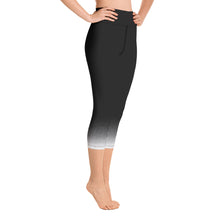 Load image into Gallery viewer, Women&#39;s Cerule Black Yoga Capri Leggings (EU)

